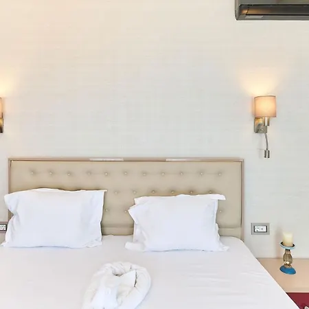 Front 14 Apartment- & Pools Apartment Mamaia