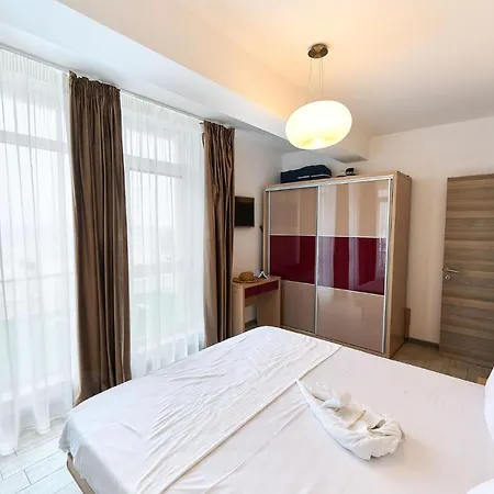 Apartment Front 14 Apartment- & Pools Mamaia