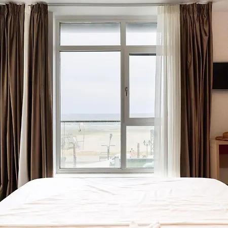Front 14 Apartment- & Pools Appartement Mamaia