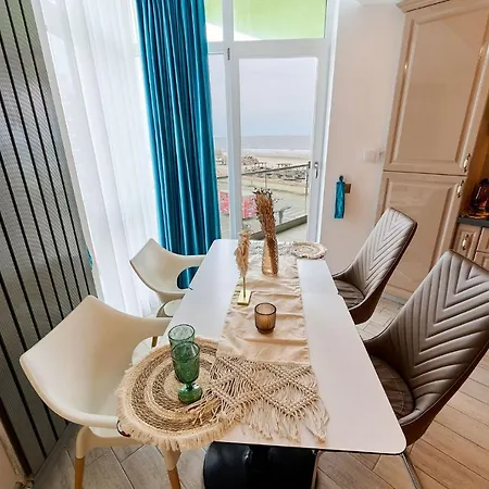 Apartment Front 14 Apartment- & Pools Mamaia